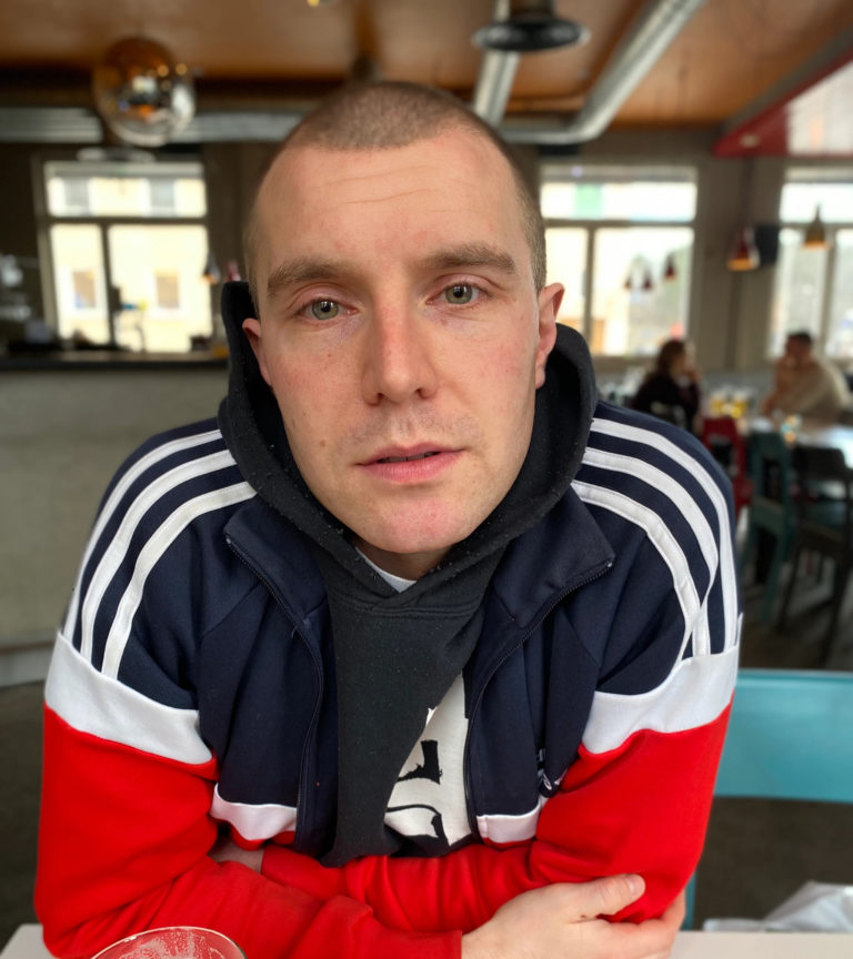 ELLIOT BARON – JOURNAL (lördag, 16:00)