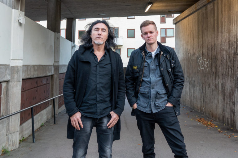 AMANDA – MIN DOTTERS RESA TILL IS (Söndag, 16:00)