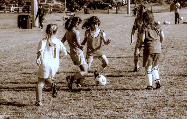 VÄNSTERN OCH IDROTTEN (Söndag, klockan 12:00)